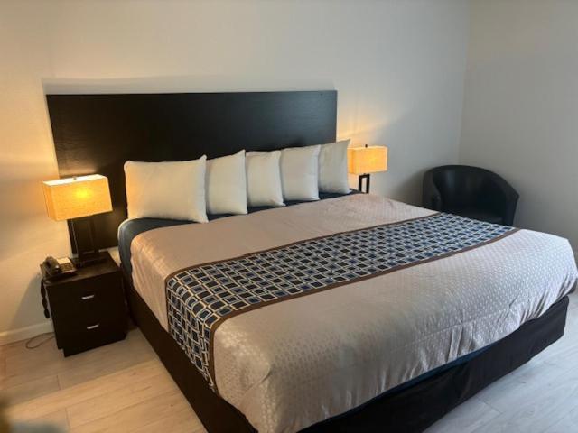 Fairbridge Inn & Suites Sunnyside Экстерьер фото